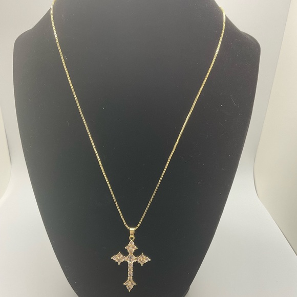 Gold plated cross necklace - Picture 2 of 3